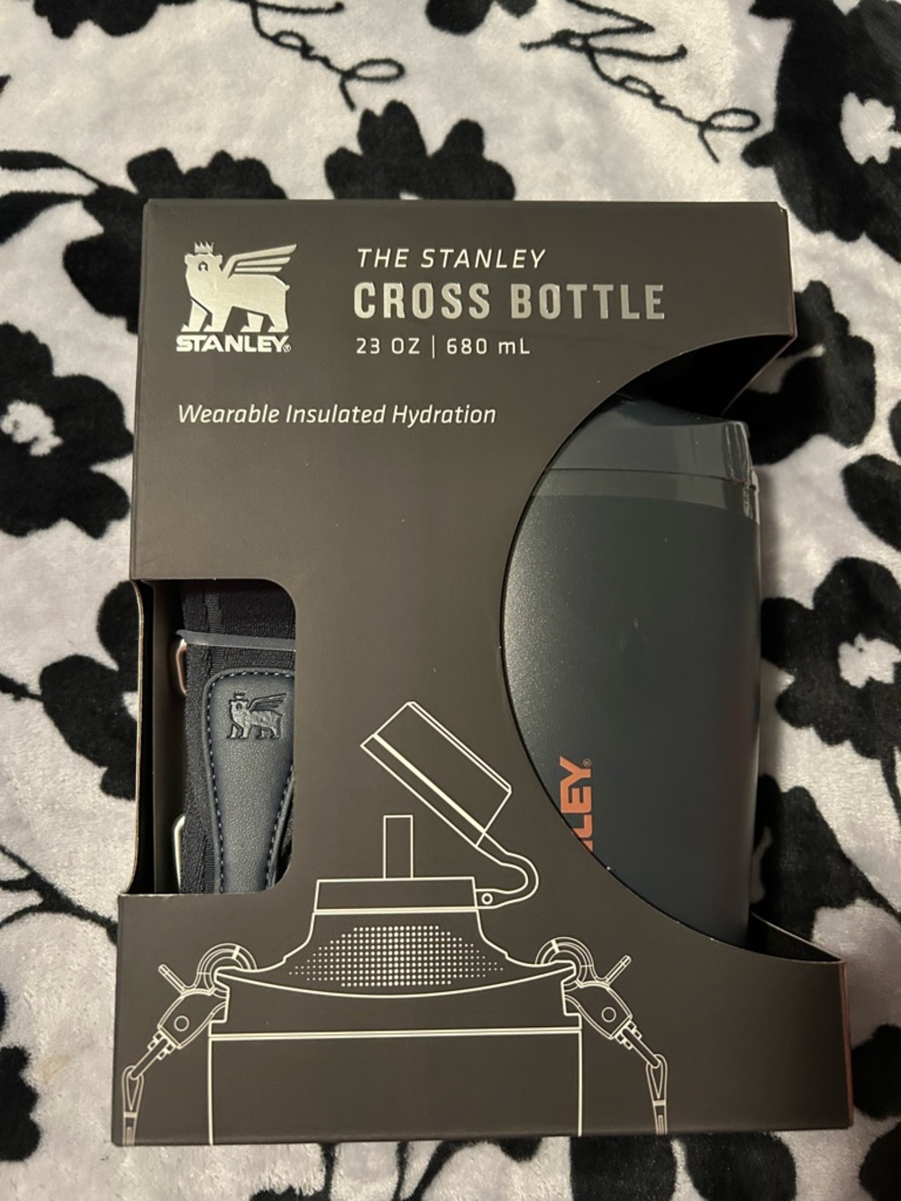 Stanley Cross Bottle 23 oz